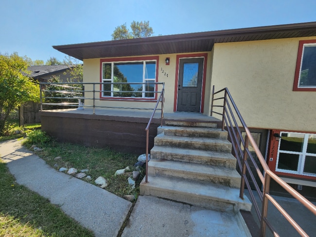 Building Photo - 1227 Hauser Blvd