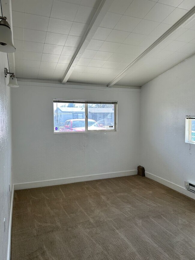 Building Photo - **READY FOR MOVE IN** Sparks Single Story Home