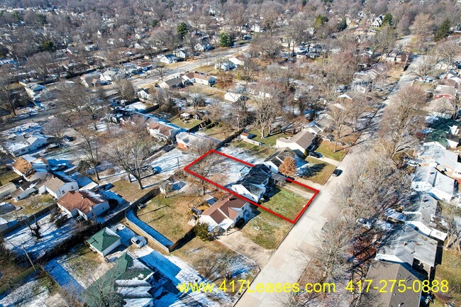 Building Photo - 1507 S Pickwick Ave