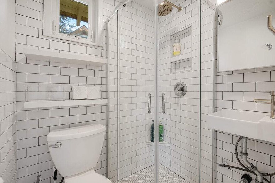 Building Photo - 820 N 25th St