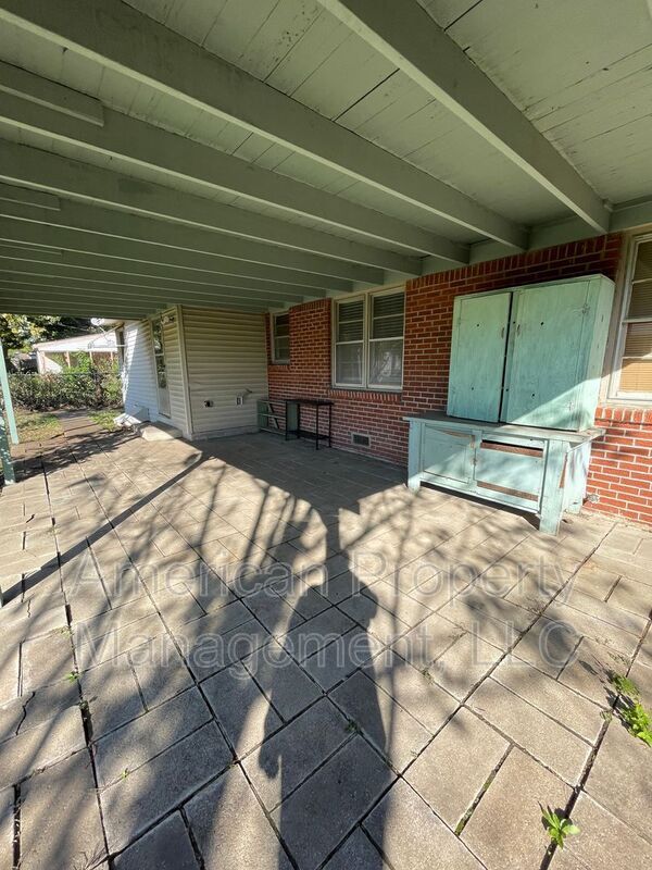 Building Photo - 2644 S Winston Ave