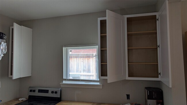 Building Photo - 6523 Avenue C