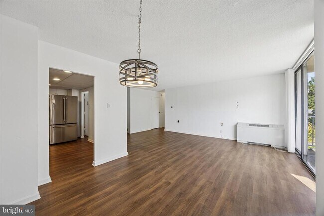 Building Photo - 801 Yale Ave