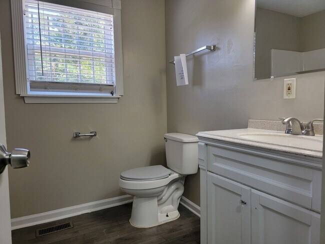 Building Photo - Intown Ranch - ADA Accessible Voucher Approved - Immediate Move In