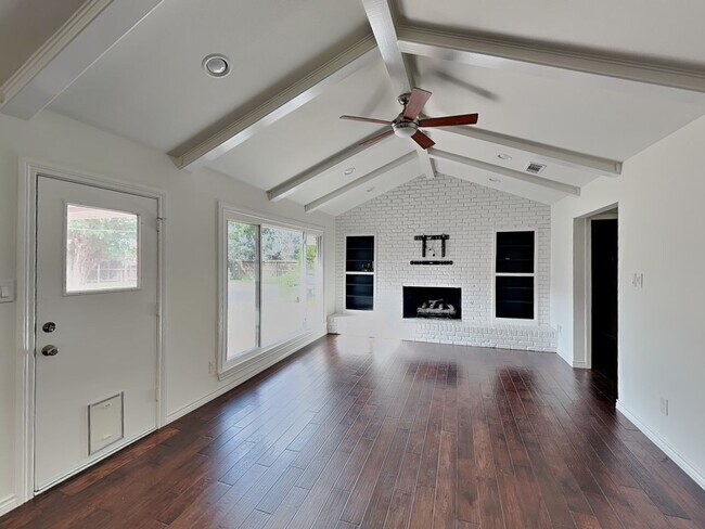 Building Photo - Style, Space & Sophistication in the Heart of Overton West!