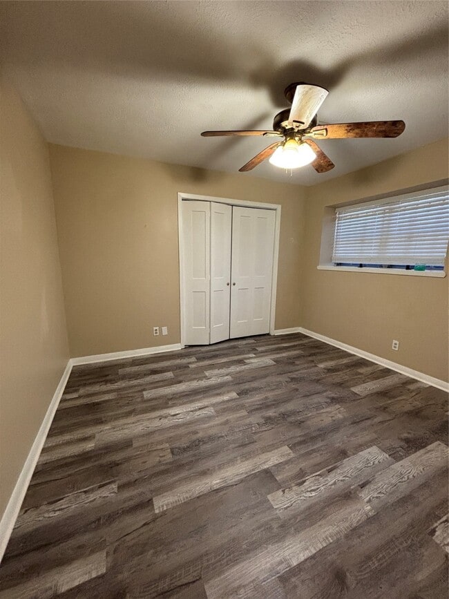 Building Photo - 10227 Gulf Meadows Dr