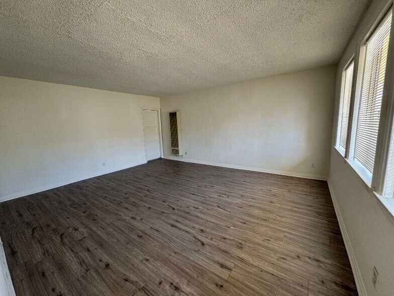 Building Photo - 225 Camino Real