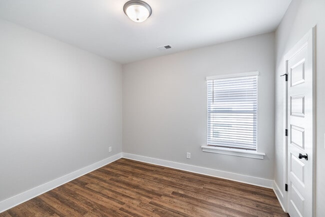 Building Photo - 2021 Weaver Way