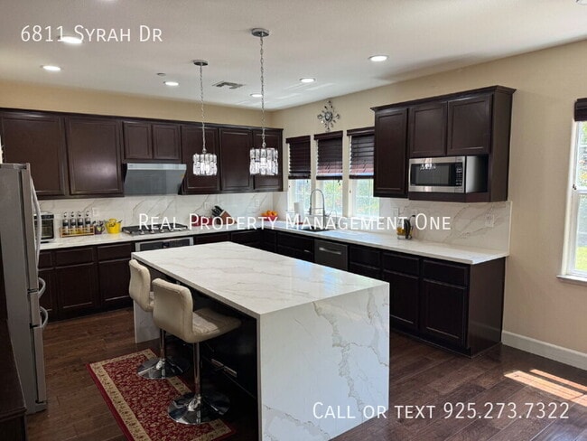 Building Photo - 6811 Syrah Dr
