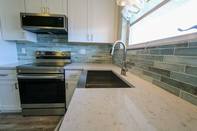 Building Photo - 1204 Harkness Way