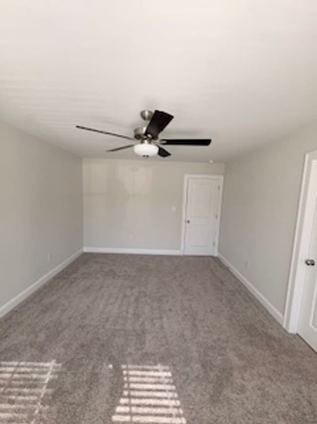 Building Photo - 117 Alva Ct