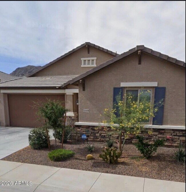 Building Photo - 21450 W Almeria Rd