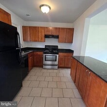 Building Photo - 3096 Heathcote Rd