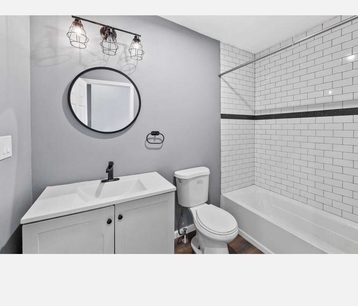 Building Photo - 487 S 17th St