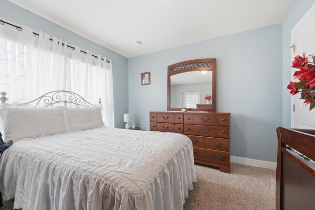 Building Photo - 5923 NW Brianna Ct