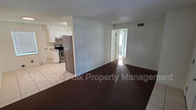 Building Photo - 915 Ariana St