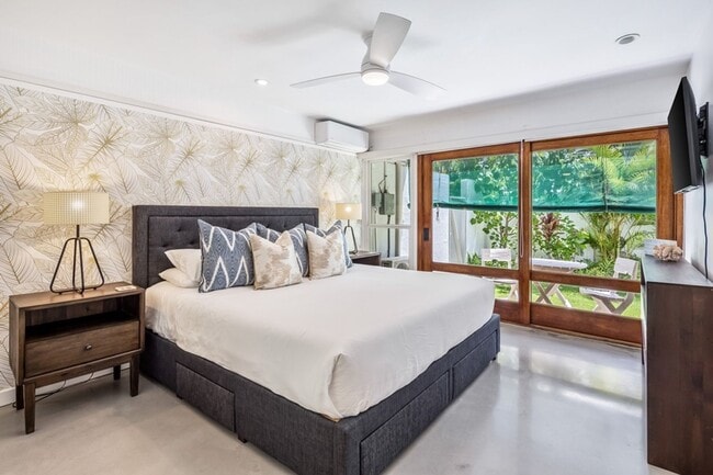 Building Photo - Elegant Home w/ Private Beach Access, Pool...