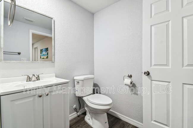 Building Photo - 10033 Brunswick Ln