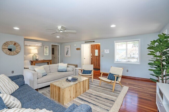 Building Photo - SHORT TERM LEASES! 1-6 months - 3-Bedroom ...