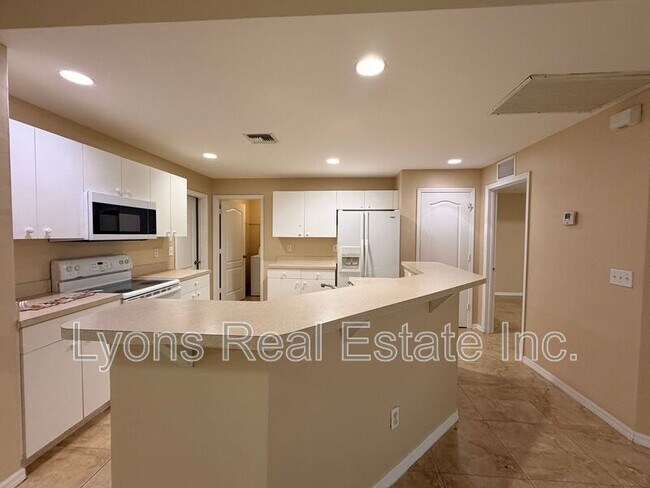 Building Photo - 208 Homewood Ave S