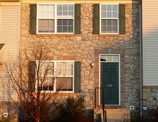 Primary Photo - ***Move in special - ½ off first month’s r...