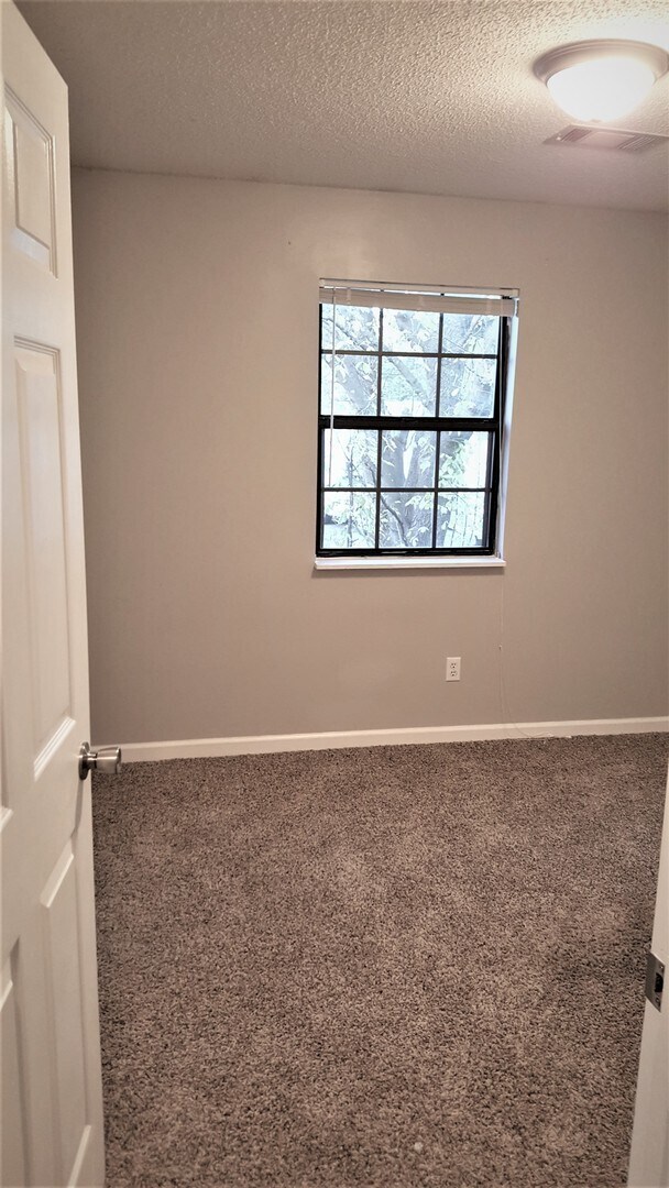 Building Photo - 4 bedroom/2 bath Available soon!