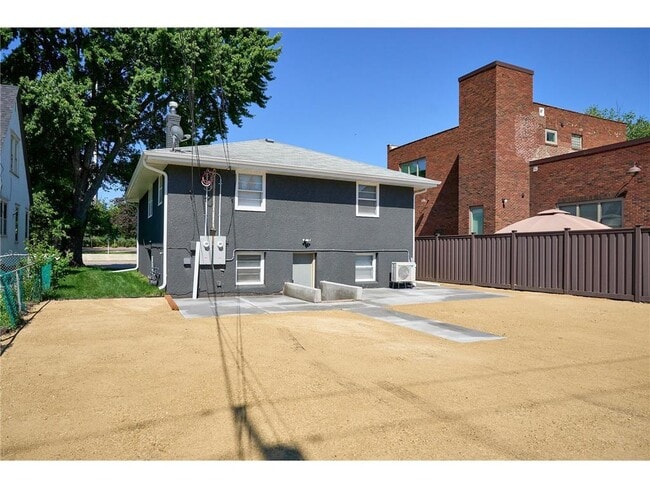 Building Photo - 1284 Snelling Ave N