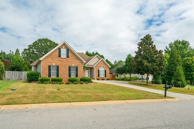 Building Photo - 256 Southbank Dr