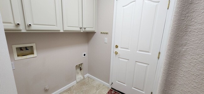 Building Photo - Beautiful 4 Bedroom Home in Elk Grove