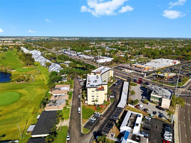 Building Photo - 8950 Park Blvd