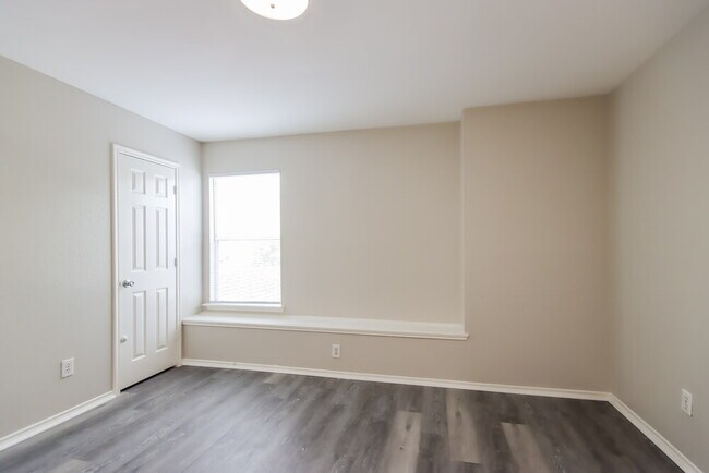 Building Photo - 22922 Twisting Pine Dr