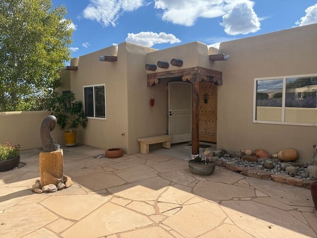 Building Photo - 54 Encantado Loop