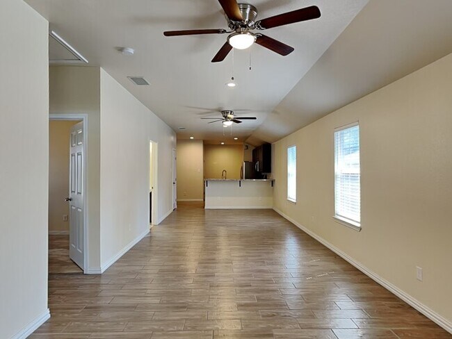 Building Photo - 3914 Sonora Ave