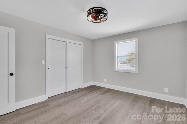 Building Photo - 2765 Long Cir