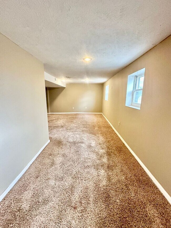 Building Photo - 124 N 43rd St
