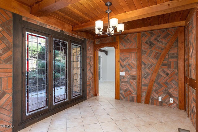 Building Photo - 439 Cherry Dr