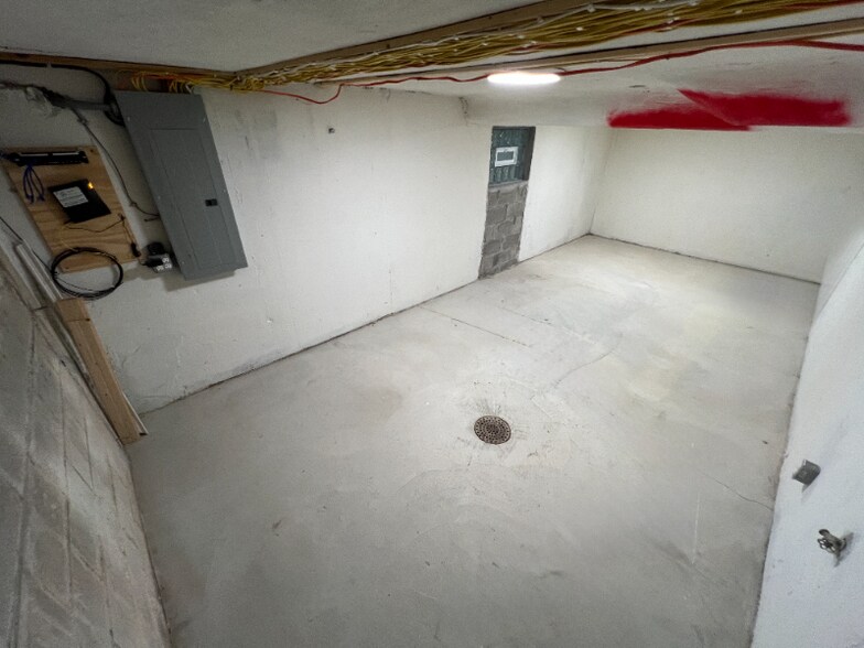 Building Photo - 4256 Fehr Rd