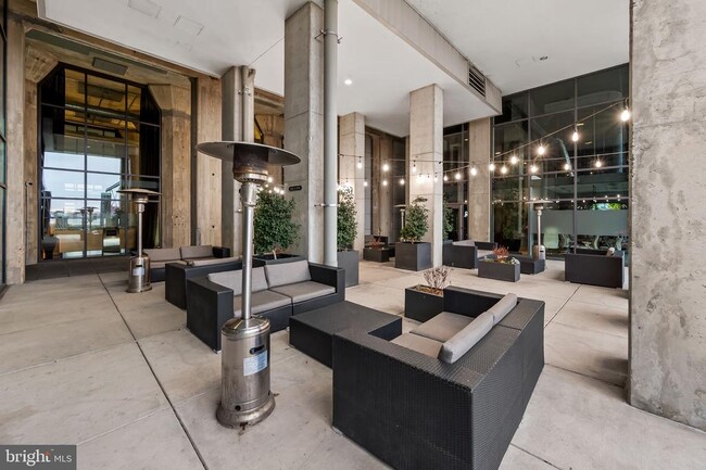 Building Photo - 1200 Steuart St