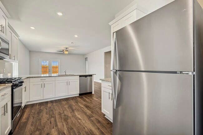 Building Photo - 15631 Plum Brk Dr