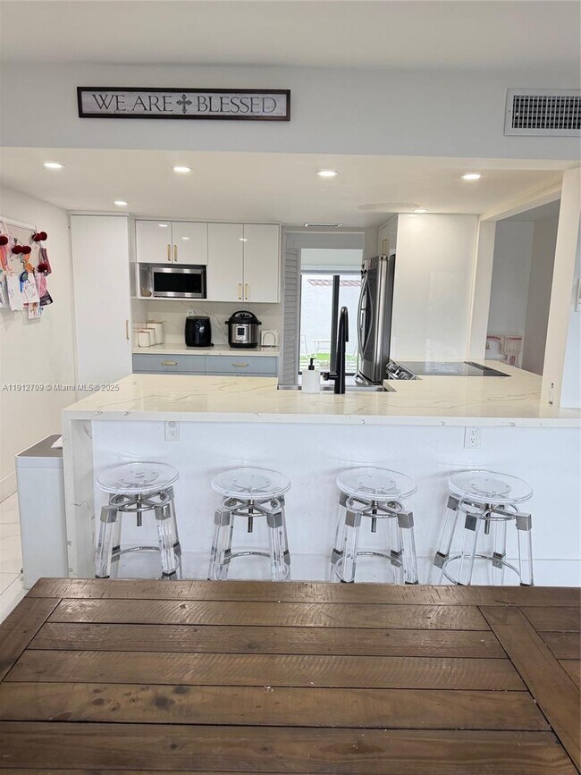 Building Photo - 1271 SW 124th Ct