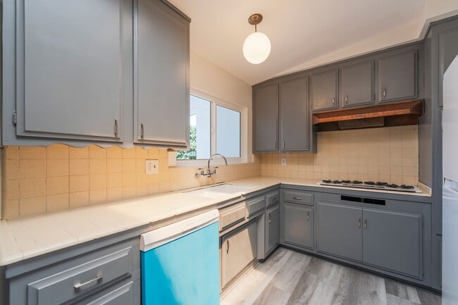 Building Photo - Hermosa Beach Home Rental