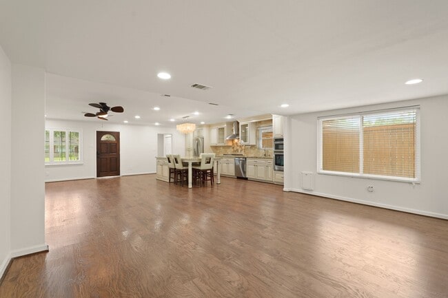 Building Photo - 4526 Benning Dr