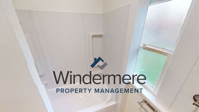 Building Photo - 948 S 3rd Ave