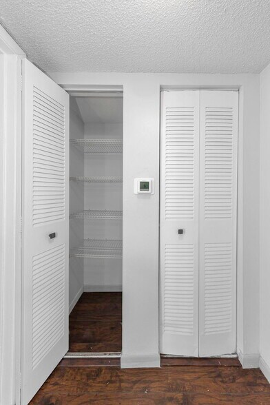 Building Photo - 621 99th Ave N