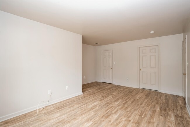 Building Photo - 16 Cypress St