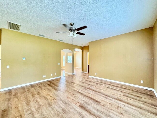 Building Photo - 884 Addison Dr NE