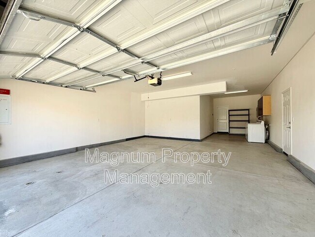 Building Photo - 34124 Thistlewood Ave