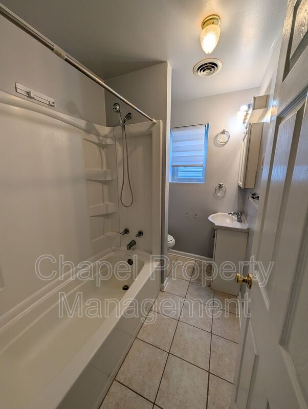 Building Photo - 1346 N 27th St
