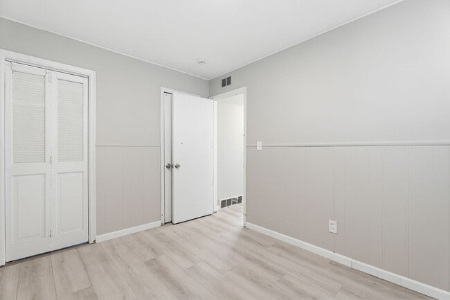 Building Photo - 14921 Myola Ave