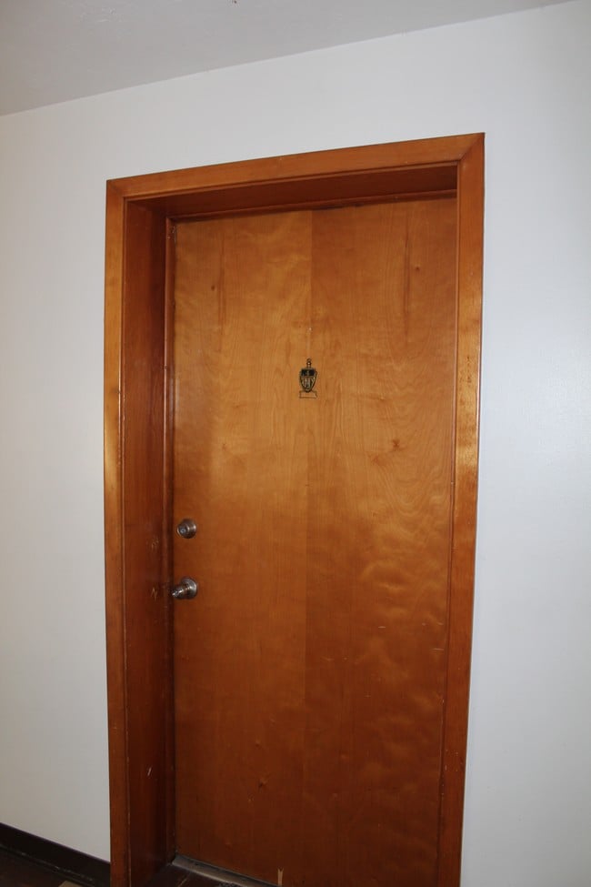 Building Photo - 6403 Kingsdale Blvd